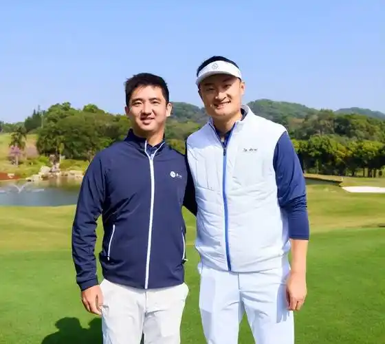 季后赛狂飙:詹姆斯狂砍45分碾压库里,湖人勇士激战天王山