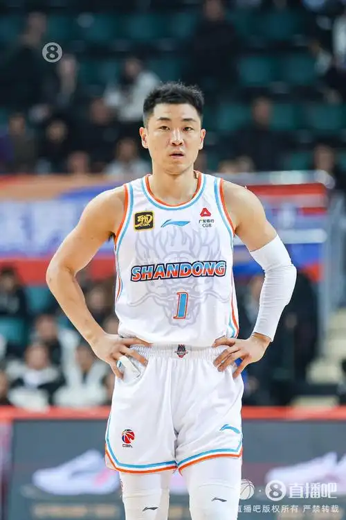 高诗岩三分三不沾引连锁反应：山东男篮酝酿后卫线大洗牌